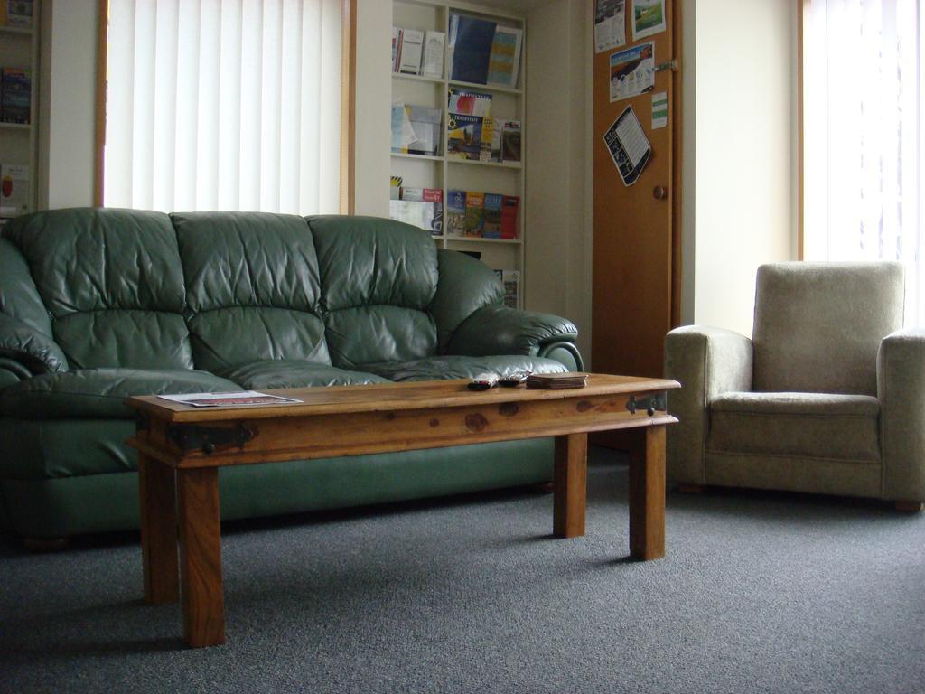 Cromwell Backpackers Hostel Екстериор снимка