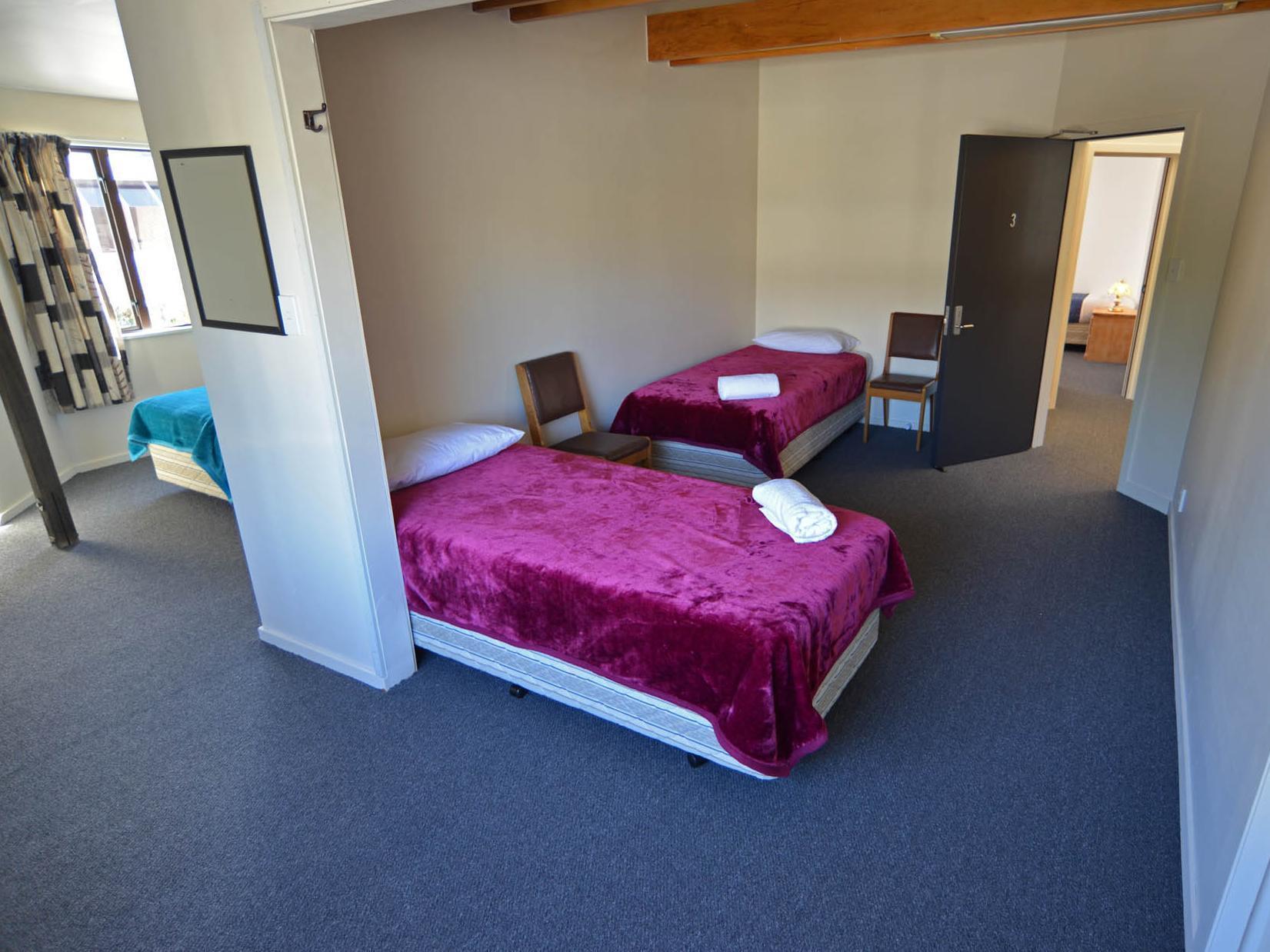 Cromwell Backpackers Hostel Екстериор снимка