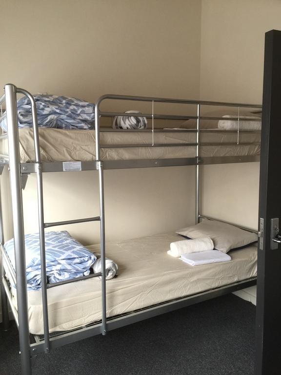 Cromwell Backpackers Hostel Екстериор снимка
