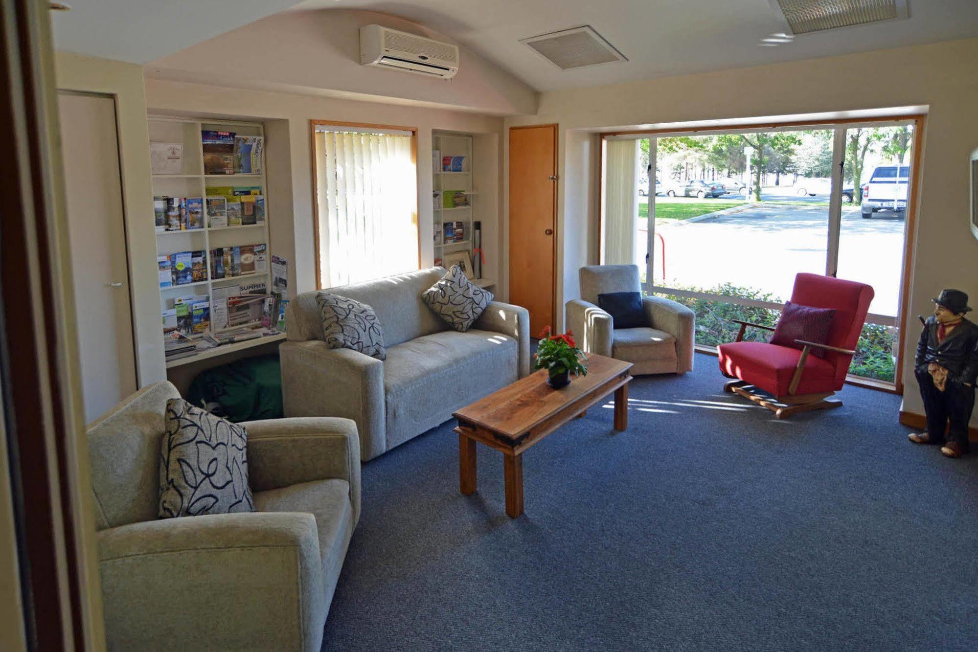 Cromwell Backpackers Hostel Екстериор снимка