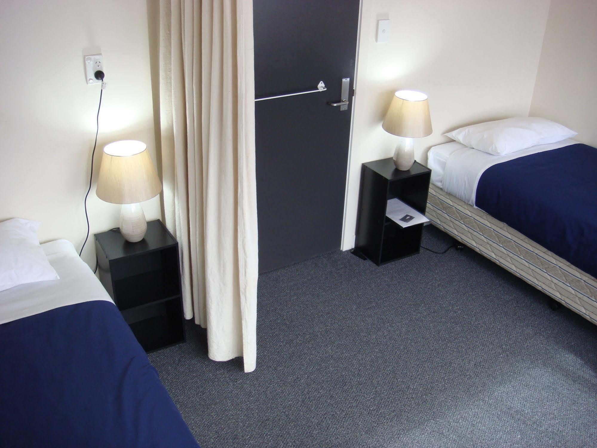 Cromwell Backpackers Hostel Екстериор снимка